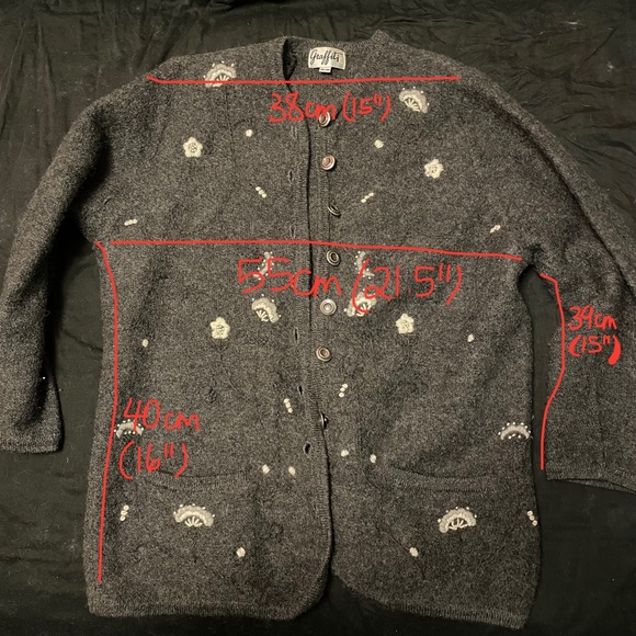 Graffiti 100% Wool Gray Sweater with Woven design on front - Picture 3 of 8